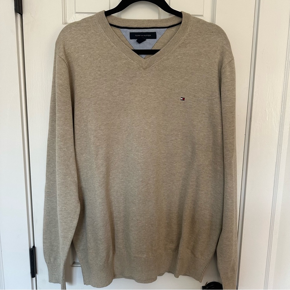 Set of Three Tommy Hilfiger Classic Striped V-Neck‎ Sweater - Picture 5 of 8